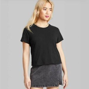 Wild fable size medium short sleeve black T-shirt